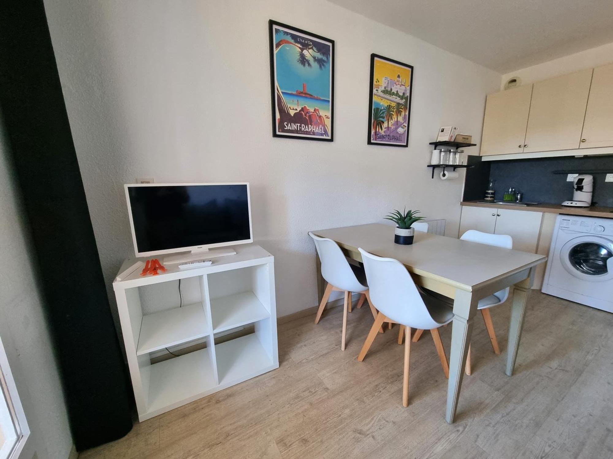 4p Vue Piscine St Raphael Valescure - Au Coeur Des Golfs Appartement *