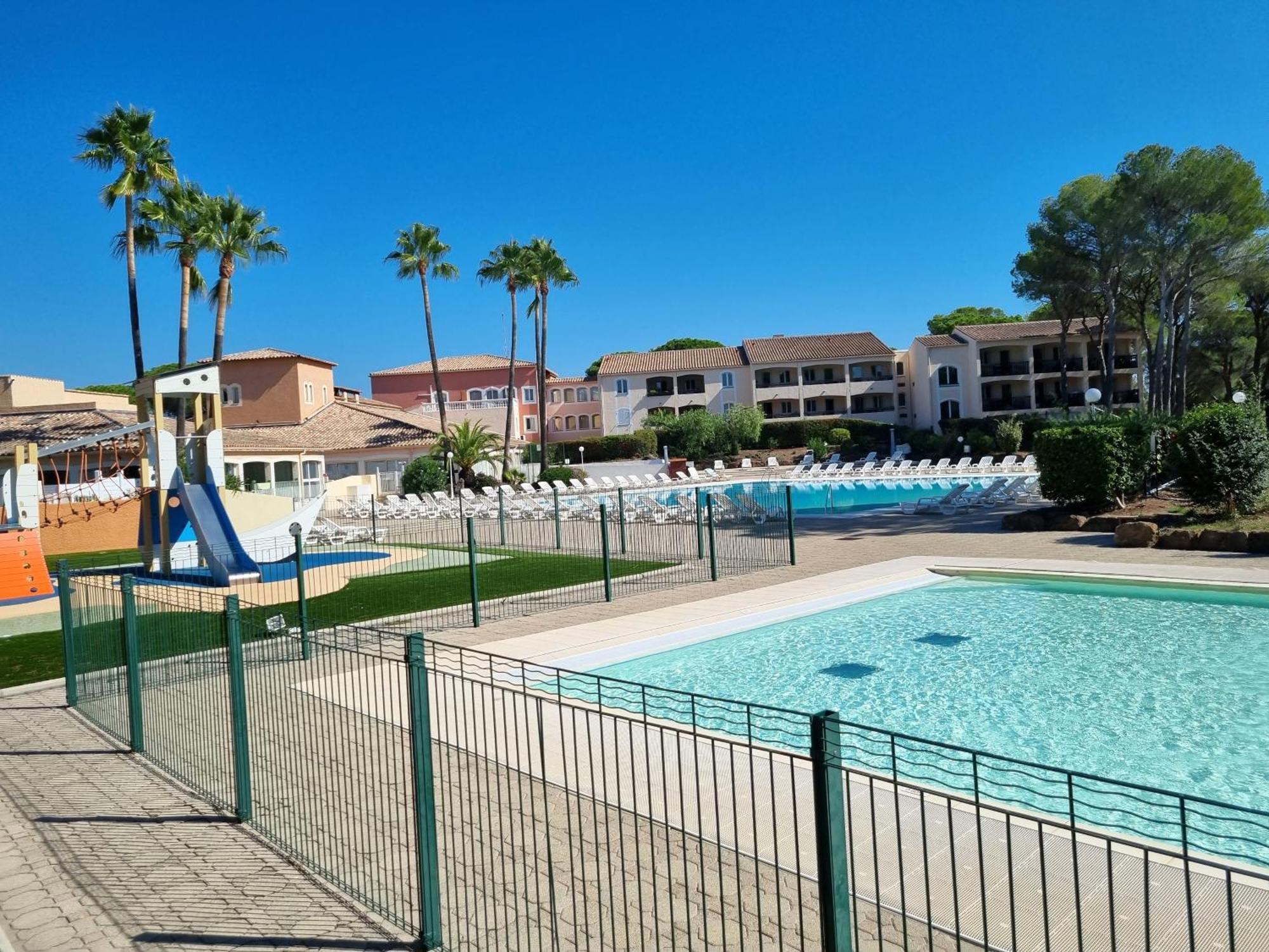 Appartement 4p Vue Piscine St Raphael Valescure - Au Coeur Des Golfs Saint-Raphaël