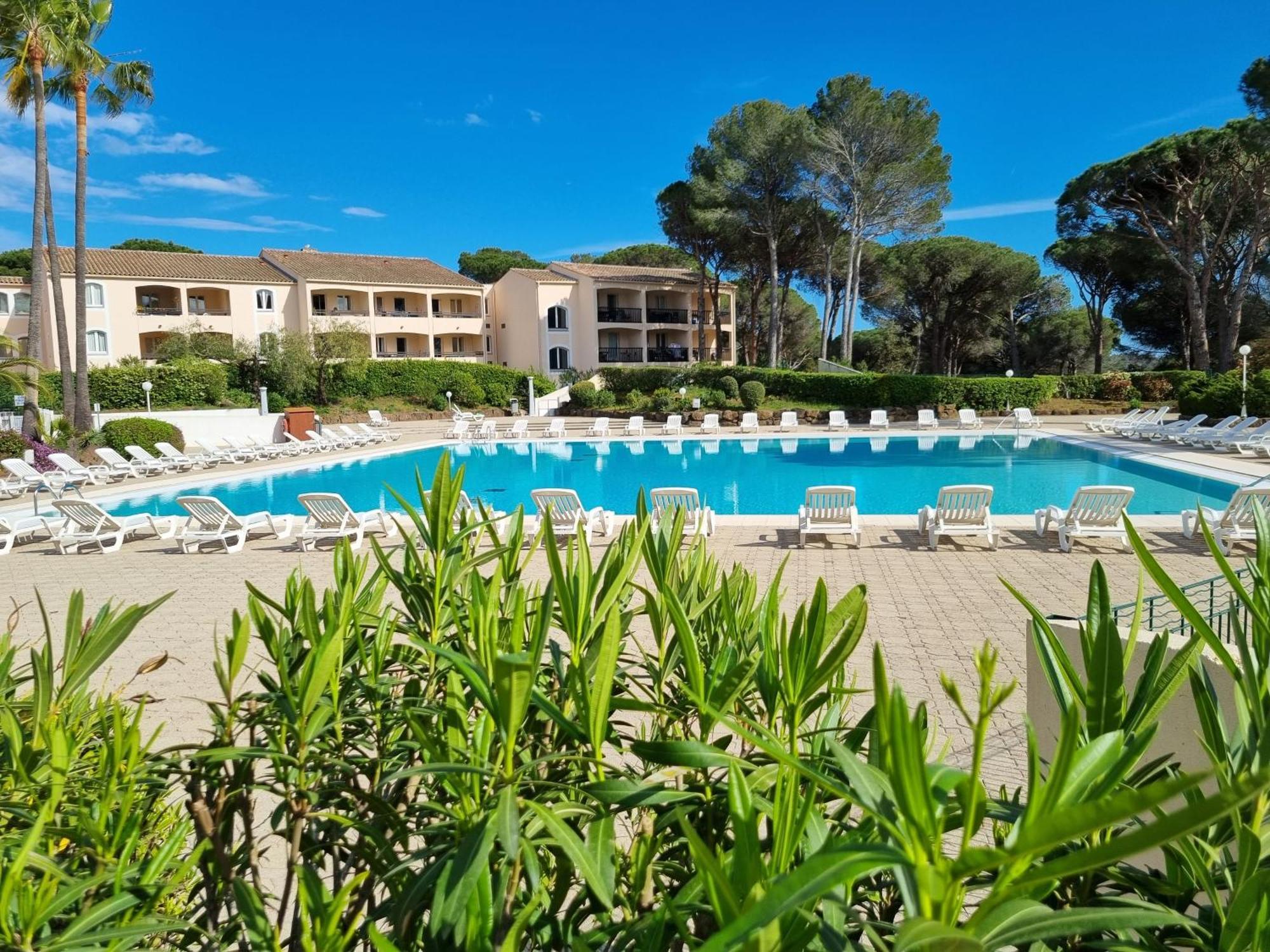 4p Vue Piscine St Raphael Valescure - Au Coeur Des Golfs *